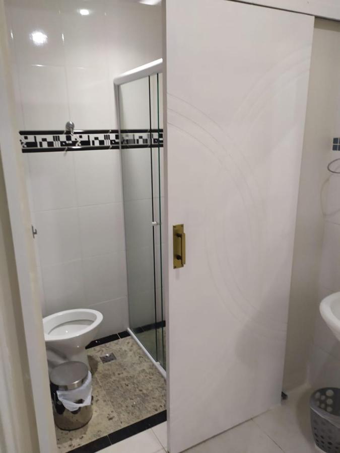 Guarujá Enseada - Apto 200m da praia - 02 dorm. Wi-fi + AR + Estacionamento Exterior foto
