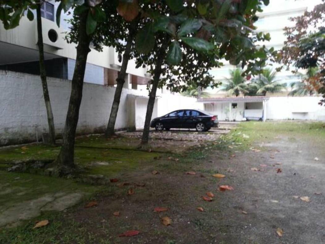 Guarujá Enseada - Apto 200m da praia - 02 dorm. Wi-fi + AR + Estacionamento Exterior foto